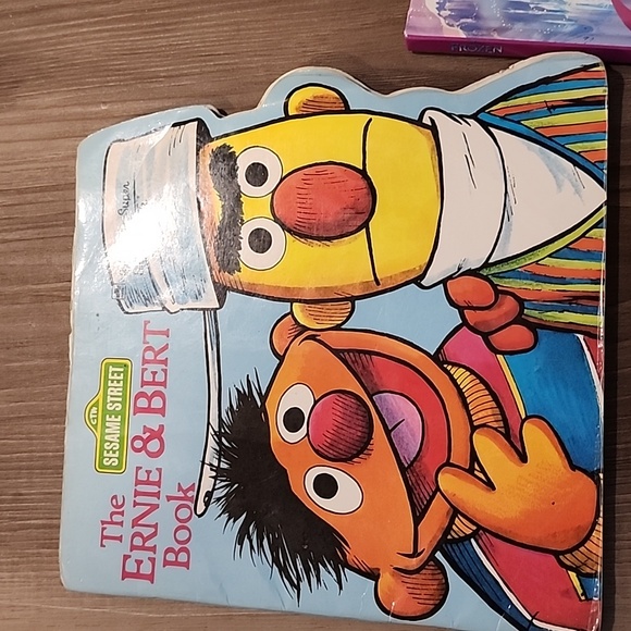 *Puzzle And Books* - Picture 5 of 5